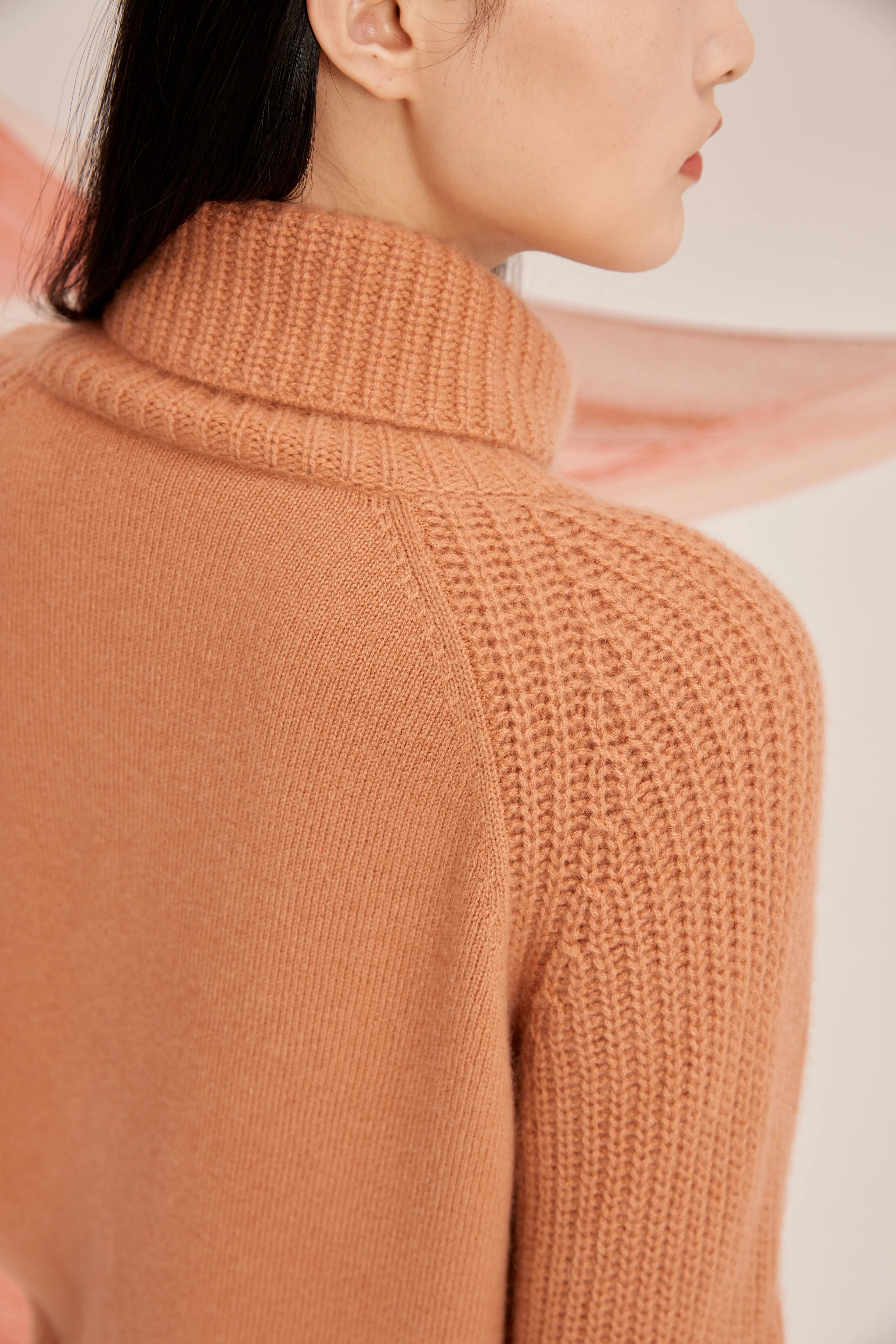 Women's cashmere pullover